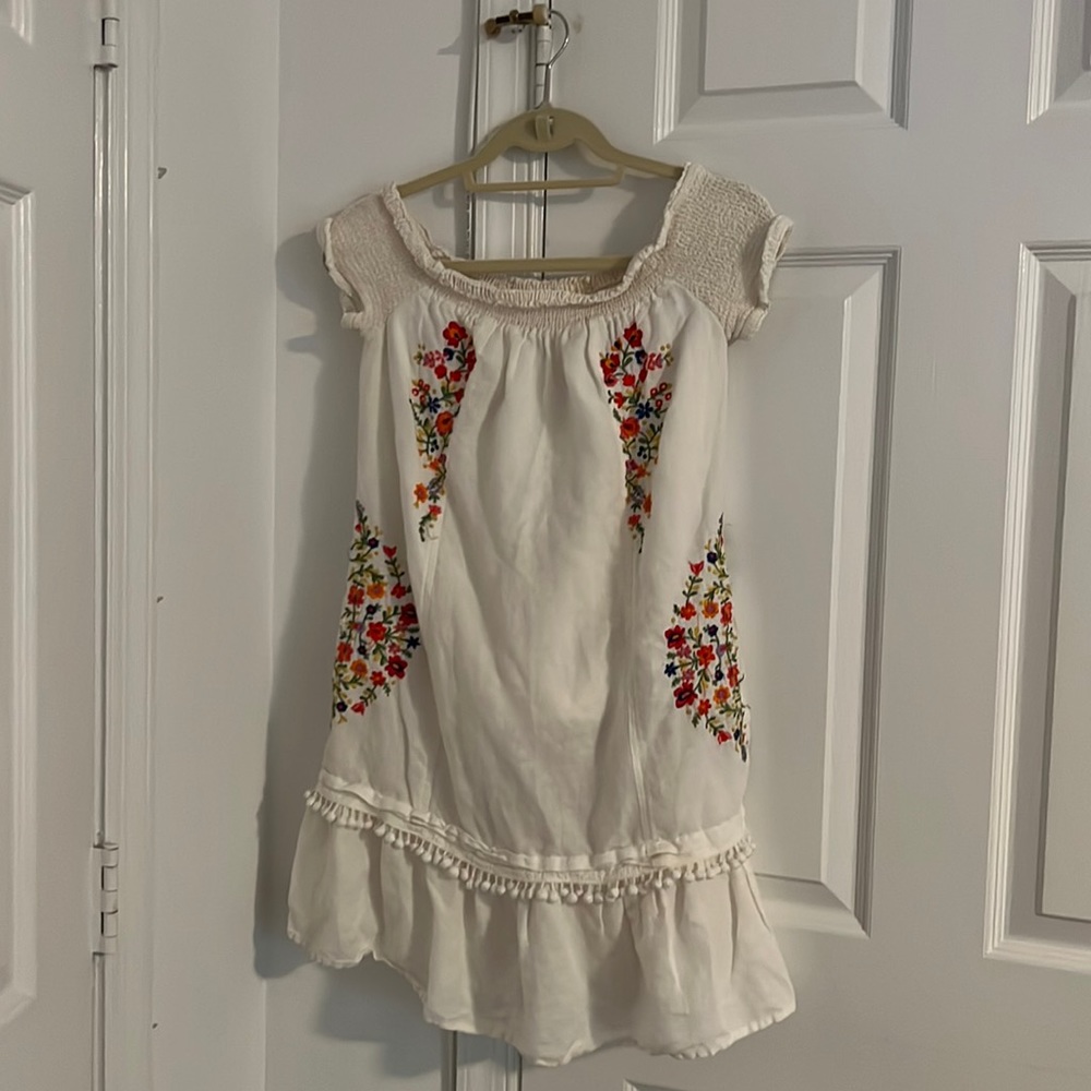 Cream embroidery dress